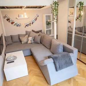 cozy-modern-nest-in-the-heart-of-with-netflix.vienna-besthotels.com/